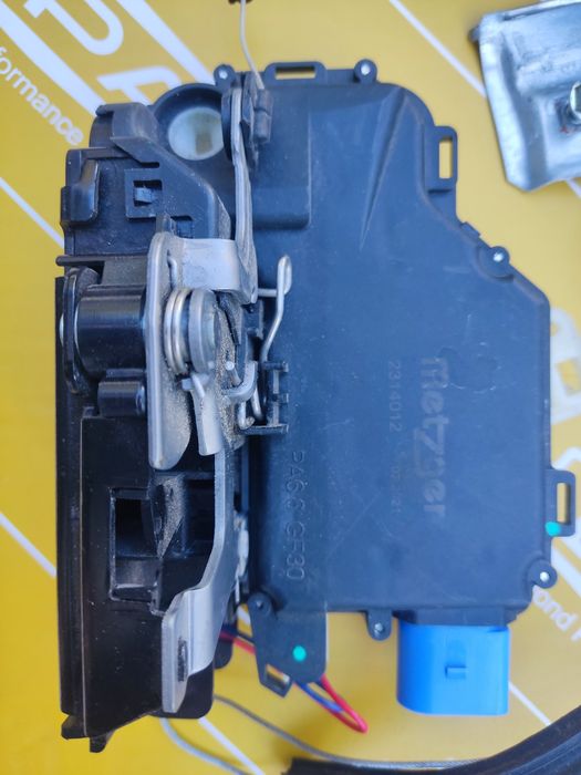 Продам замок дверей Шкода