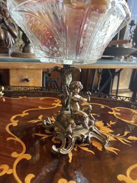 Бронзова фруктовниця