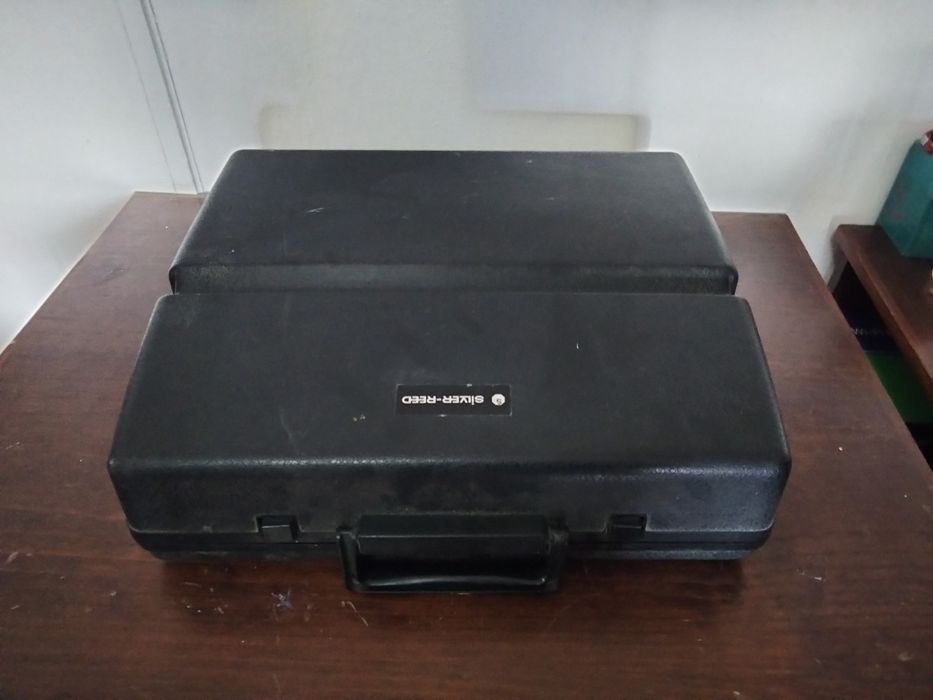 Máquina de escrever vintage Silver-Reed 500