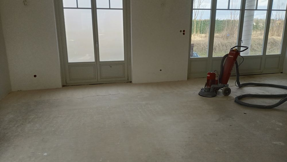 Szlifowanie  betonu mleczka cementowego anhydrytowego , wylewki kleju