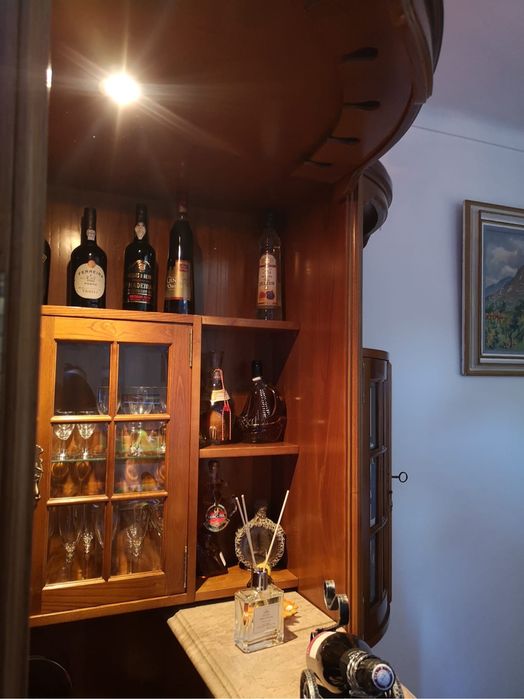 Bar de canto em Madeira