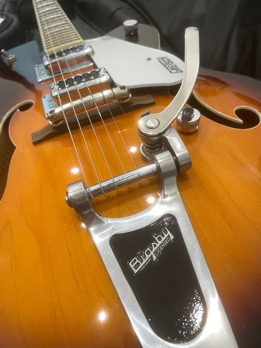 Guitarra Semi-Acústica GRETSCH G5420T