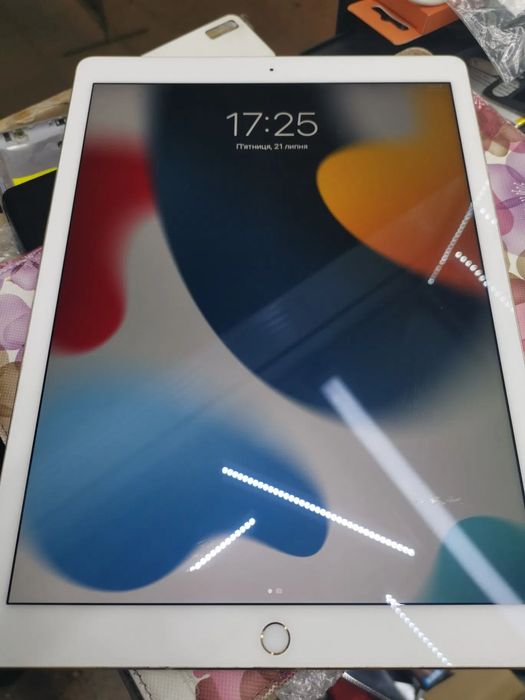 iPad Pro 12.9 model a1584 Gold