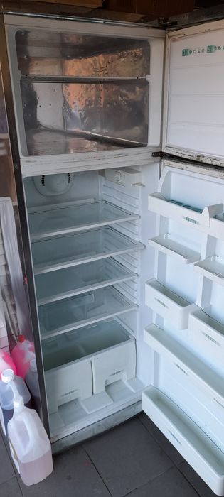 Frigorifico Ariston com congelador