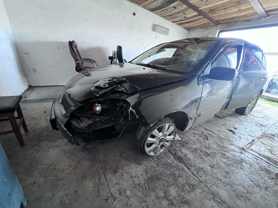 Продам после аварии Lancer 9 1.6 бенз/газ