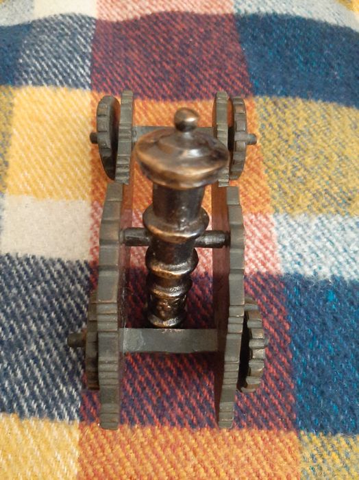 Canhão Vintage, em ferro fundido