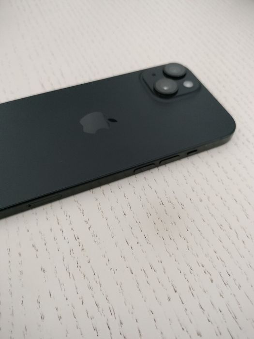 iPhone 15 128gb + 2 capas