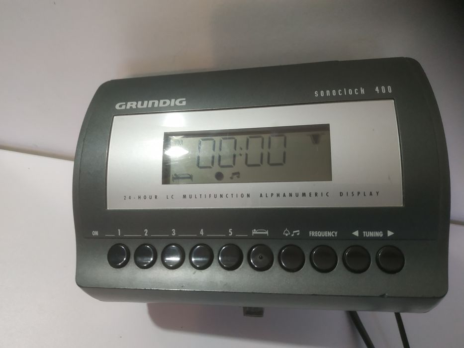 Grundig радио-будильник