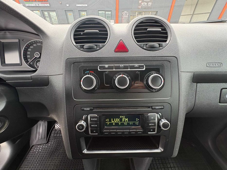 Продаж авто Volkswagen Caddy LIFE, 2014 рік, 1.6 дизель