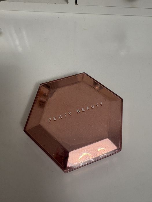 Fenty Beauty Diamond Bomb