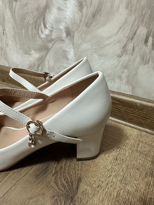 Весільні туфлі 40 розмір