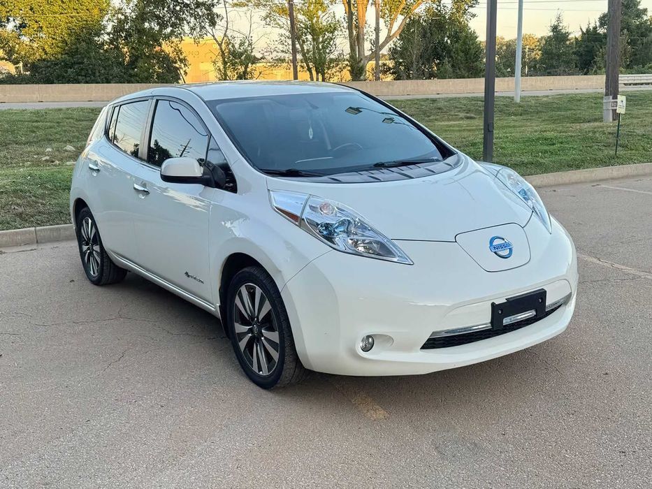 Nissan LEAF SL      2017