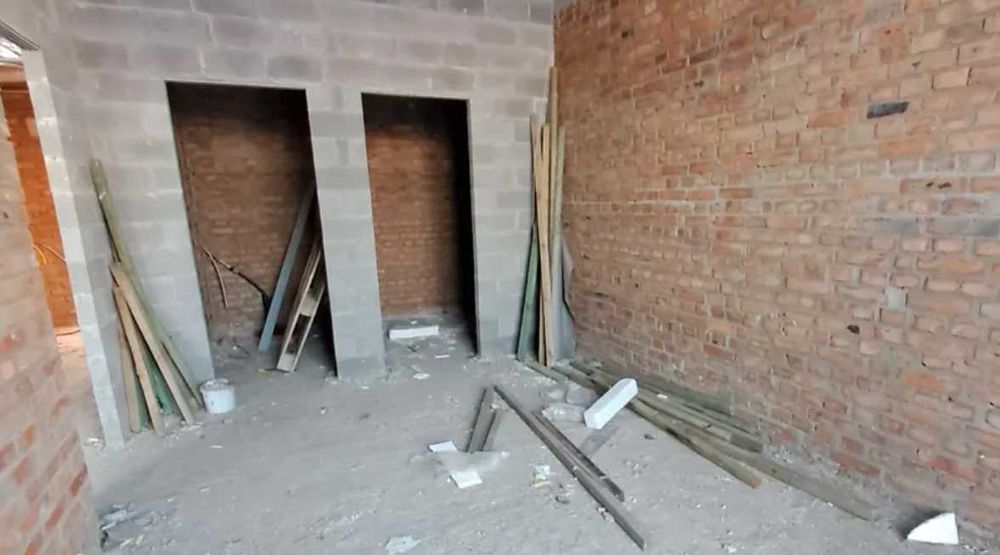 Продам гарний котедж з міськими комунікаціями