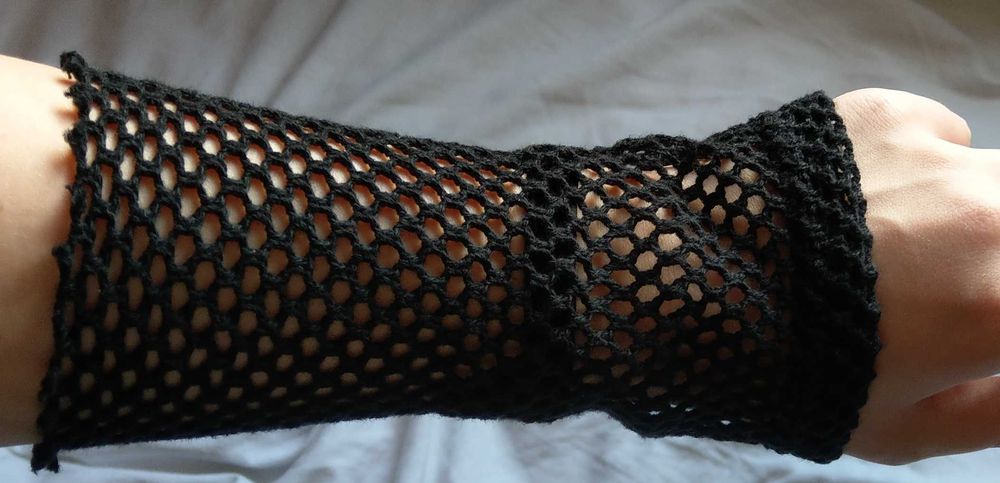 Czarne ażurowe rękawiczki mitenki kabaretki handmade wysyłka