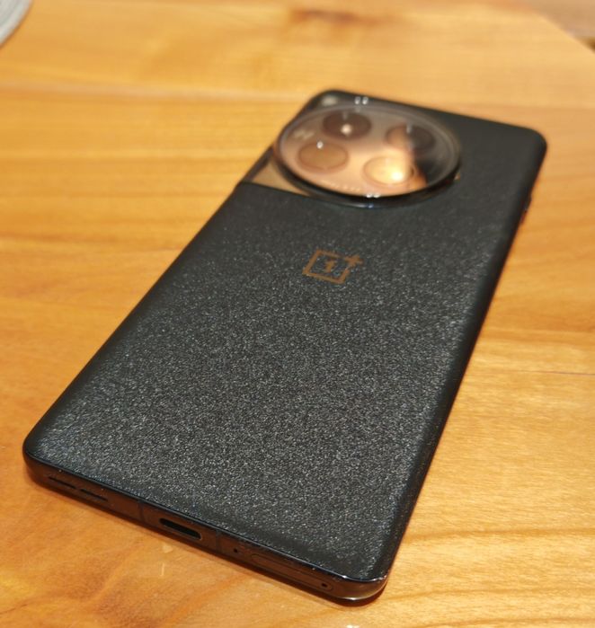 Oneplus 12 12/256 Android 16