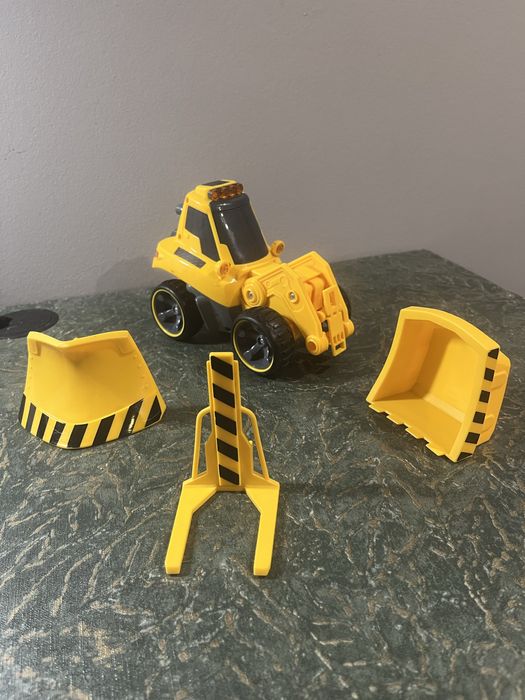 Zestaw zabawek zdalnie sterowanych- budowa