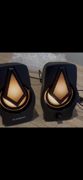 głośników komputerowych 2.0 ELEGIANT SR600 10W LED