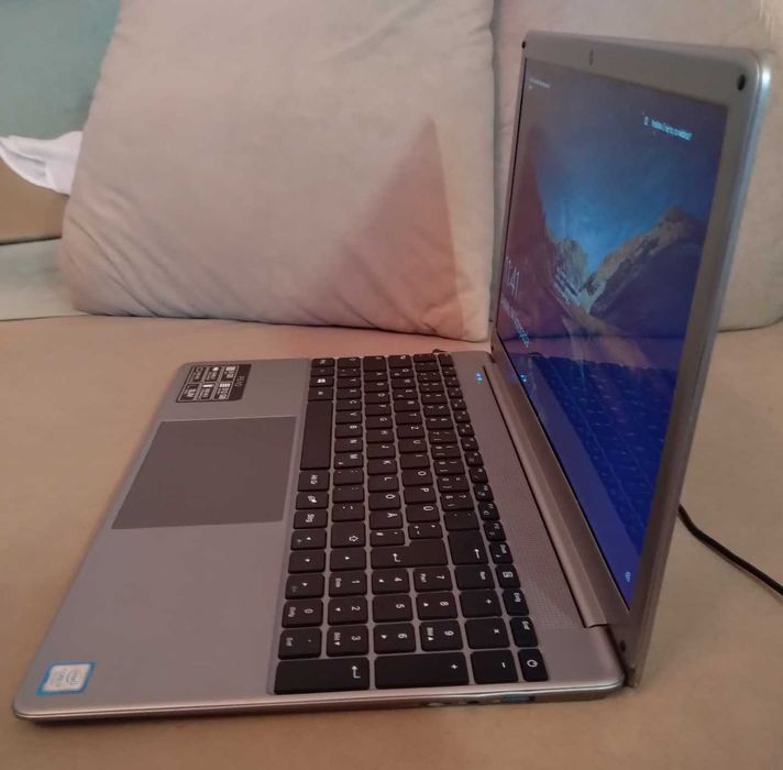 Notebook PEAQ C150 15,6" FHD/ i7-7560U/ SSD 256GB/ RAM 8 GB/ Iris 640