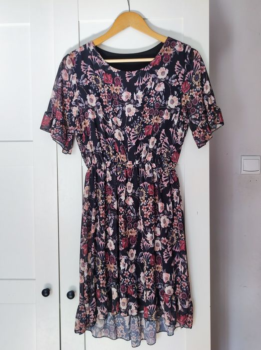 Letnia sukienka w kwiaty 38/40