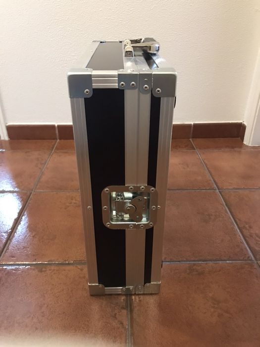 Pioneer DJM 2000 Nexus com Flight Case