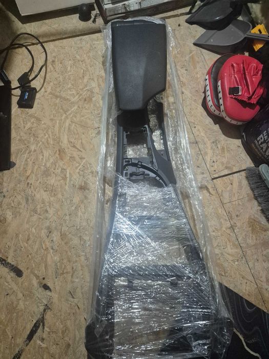 BMW 1 tunel podłokietnik