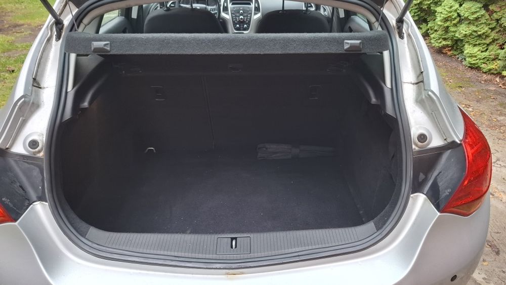 Opel astra j, 1.6  benzynka, 2012 rok