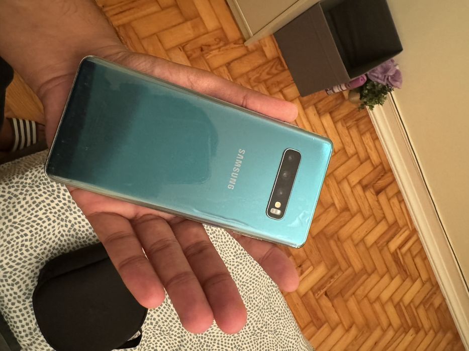 Samsung galaxy s10 plus como novo carregando apenas com wireless