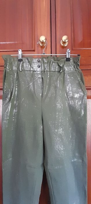 Calças mágicas novas