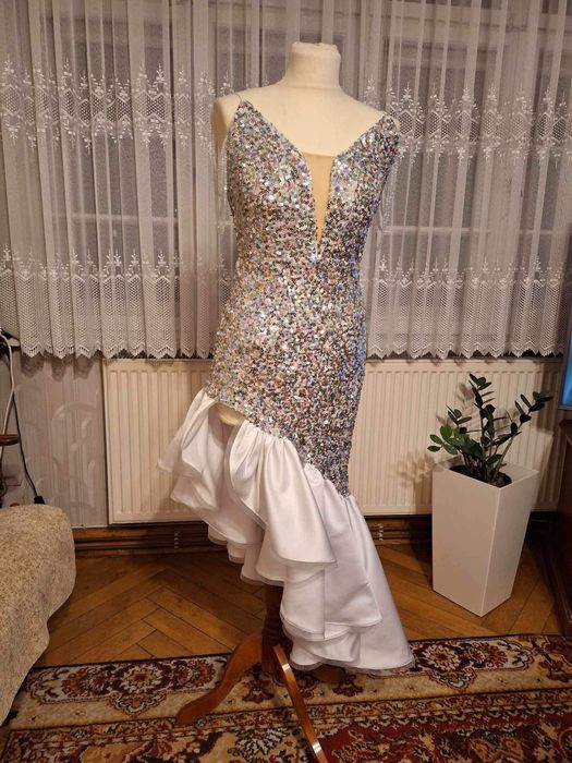 Sukienka na pierwszy taniec