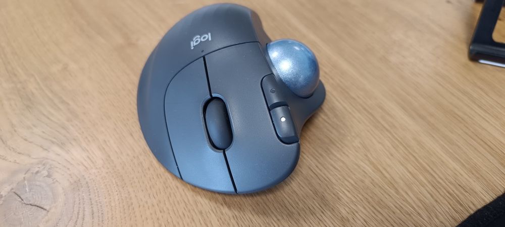 Rato Logitech M575