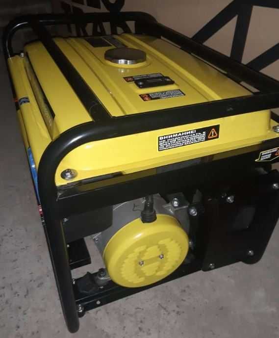 Бензогенератор на 5.5 kW - тянет котедж или стройку. Возможен обмен!