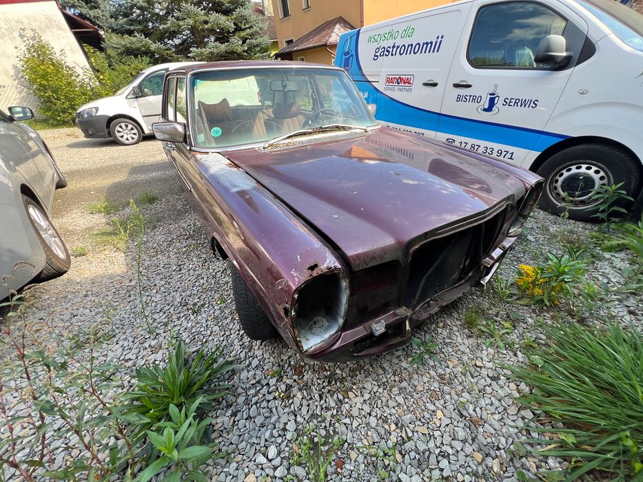 Mercedes W 114 280 E