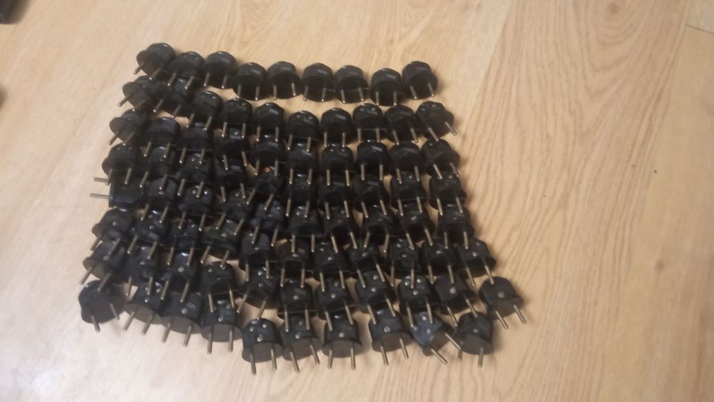 Електропатроны,розетки,вилки, выключатели к настольным лампам СССР