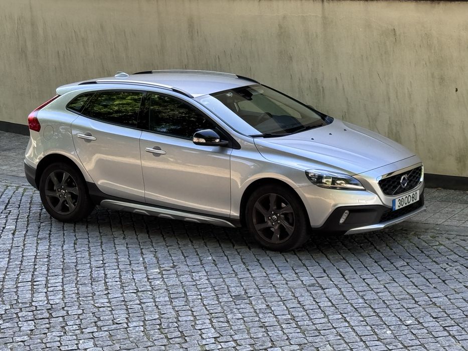 Volvo V40 Cross Country -  106 mil km