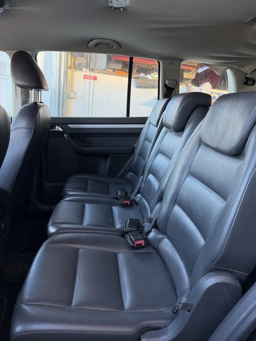 VW Touran 1.6TDi Trendline 105CV Caixa Automática 7 V