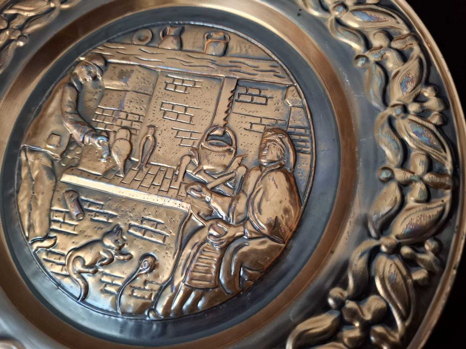 Vintage decorative plate64729962801537125