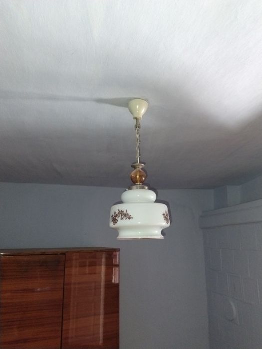 Люстра в хорошем  состоянии