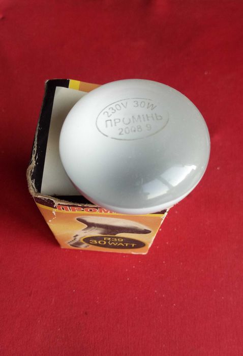 Светодиодная лампа Nanootex и P.R.C. (6 Вт, Е14). Новые.