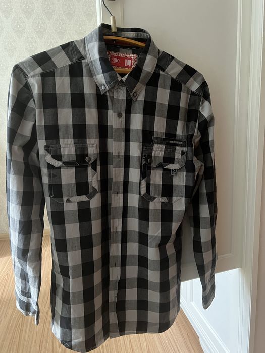 Стильна чоловіча сорочка