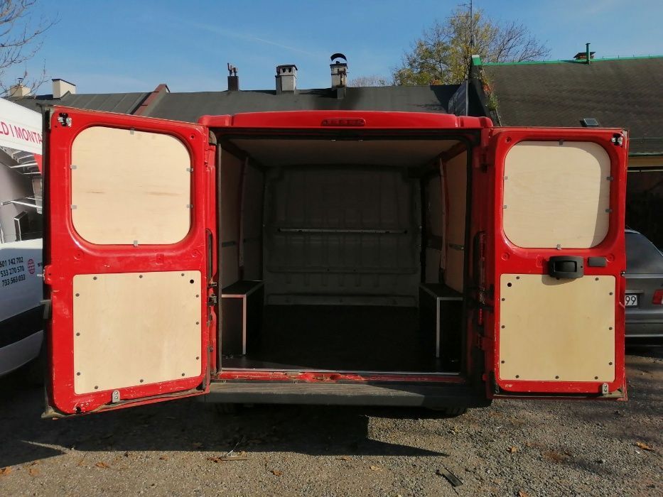Kompletna zabudowa samochodu dostawczego Peugeot Boxer L2H1