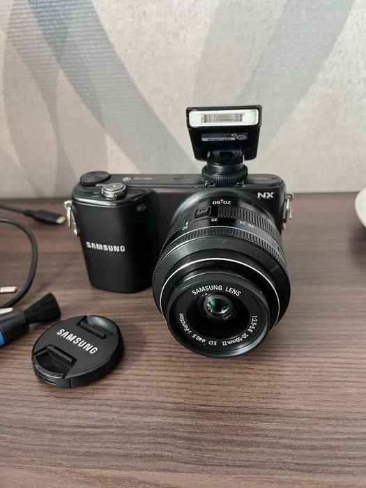 Samsung NX 2000