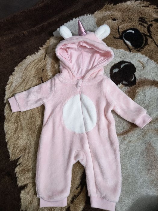 Kombinezon jednorożec