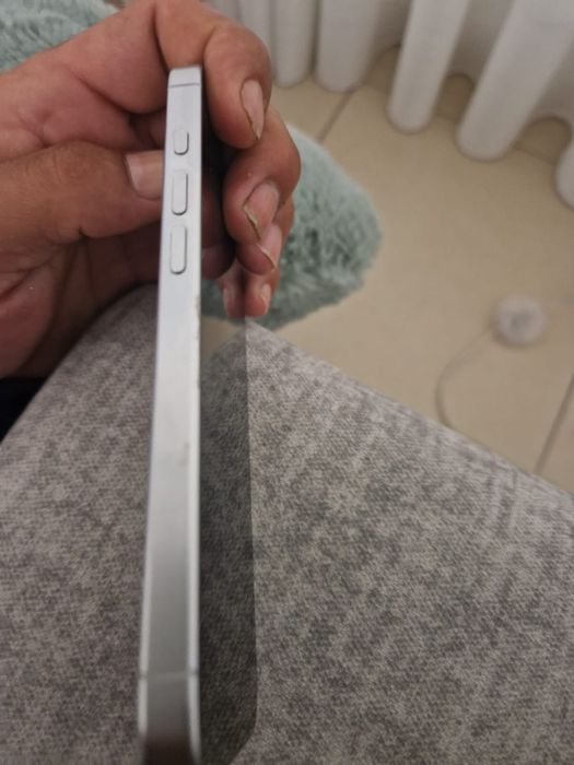Iphone 16 pro branco versao e sim