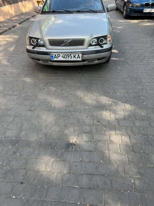 Volvo s40 надійне та комфортне авто