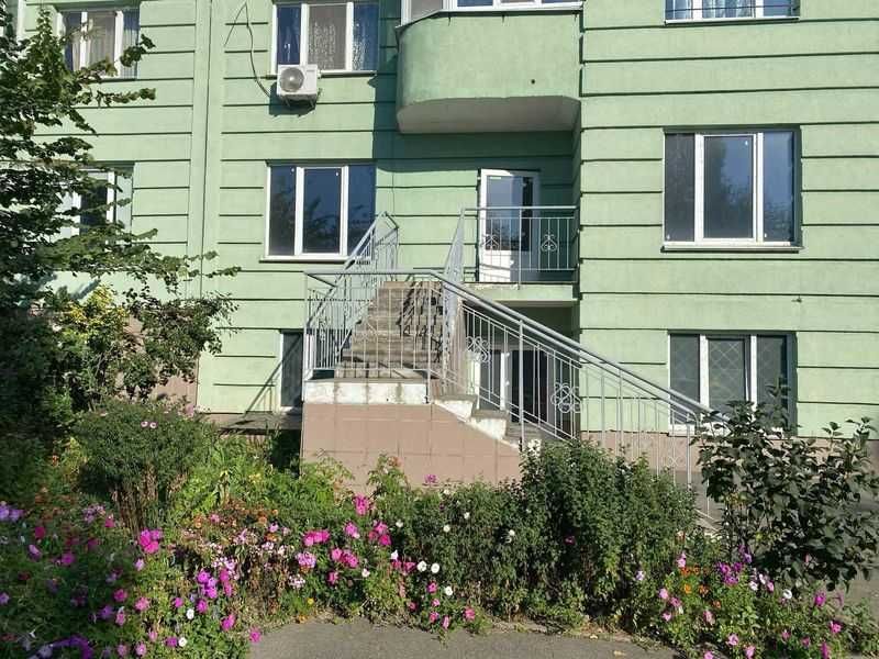 Продаж комерційного приміщення 204м2 с. Чайки