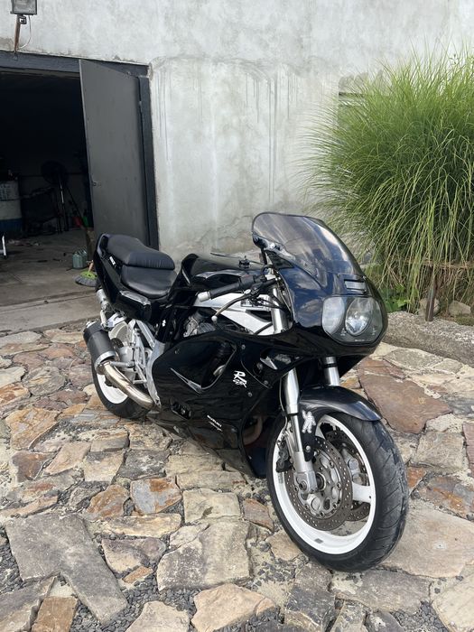 Продам SUZUKI GSXR 750