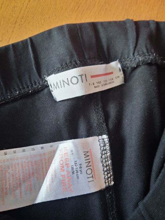 Czarne legginsy Minoti 122