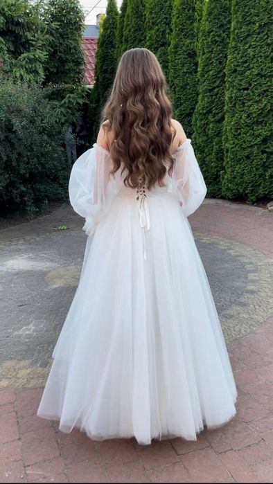 Випускна біла сукня
