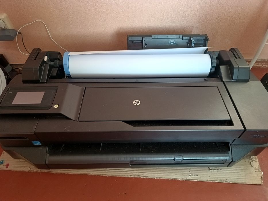 Плоттер широкоформатный HP t120