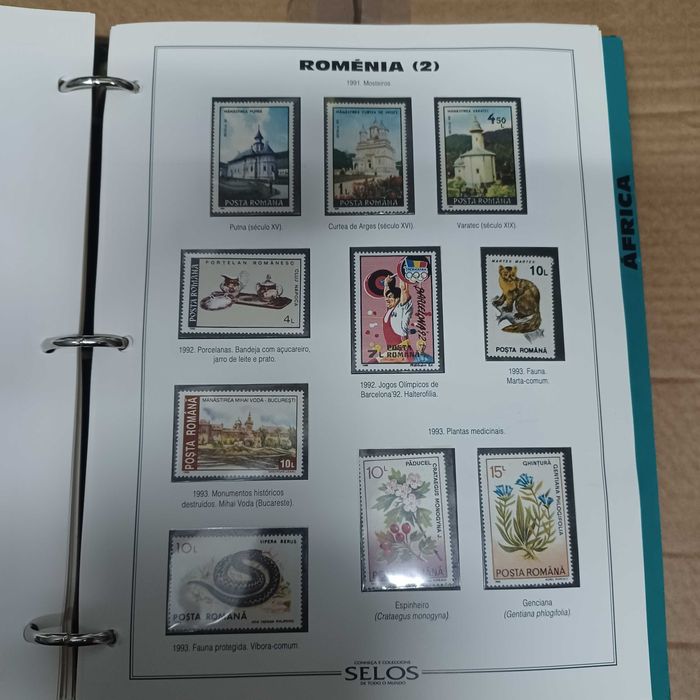 Vendo coleção de selos antigos de vários países